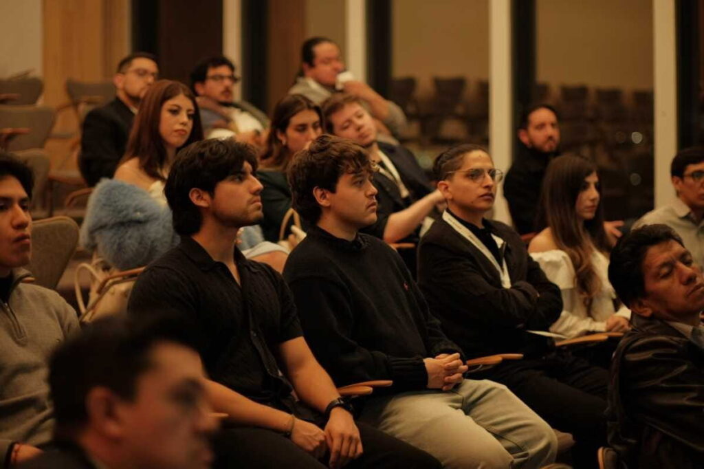 Durante la apertura de la nueva oficina de la empresa en Quito se brindaron conferencias de Ingeniería, Datos e Inteligencia Artificial y plataformas empresariales. (North Highland)