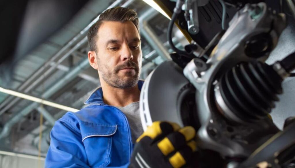 La revisión mecánica del coche garantizará un funcionamiento que precautelará la integridad de los ocupantes del carro. (Volkswagen)