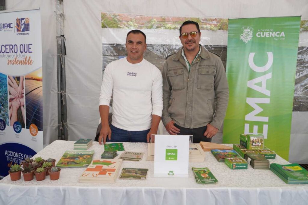 Compartir información sobre prácticas ecológicas fue parte de la Semana Verde. (Indurama)